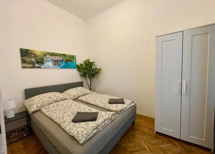 70 M2 With Terrace & Free Parking *