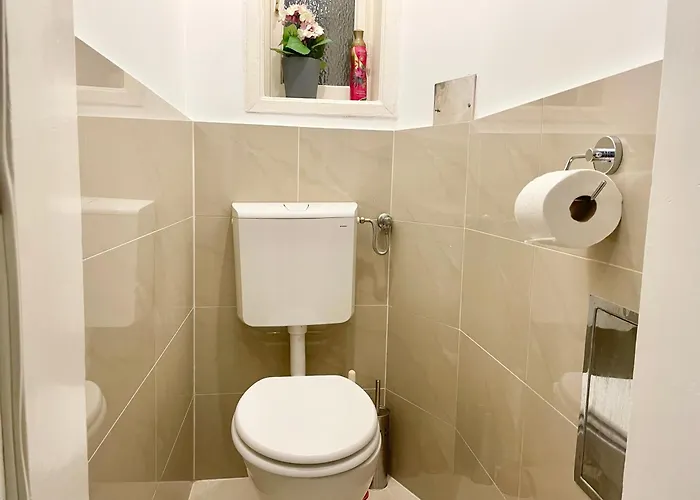 70 M2 With Terrace & Free Parking Вена