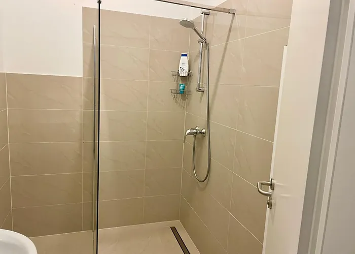 70 M2 With Terrace & Free Parking *